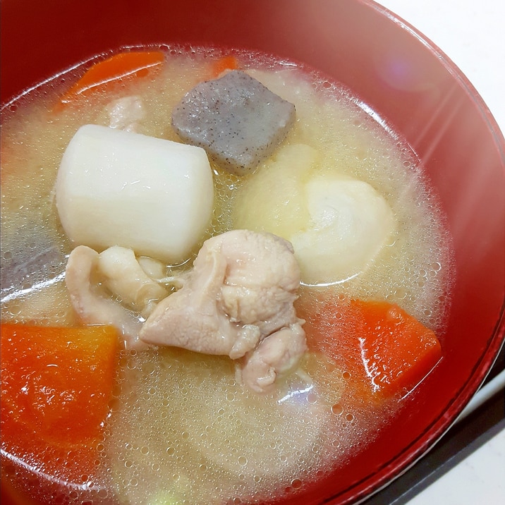 簡単ヘルシー 里芋と鶏肉の具だくさん味噌汁 レシピ 作り方 By Acchan66 楽天レシピ 簡単ヘルシー 里芋と鶏肉の具だくさん味噌汁 レシピ 作り方 By Acchan66 楽天レシピ
